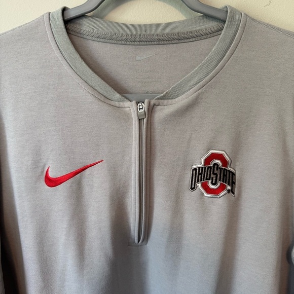 Nike Ohio State Buckeyes Sideline Coach Men's Medium 1/2-Zip Long-Sleeve Top - Picture 2 of 4